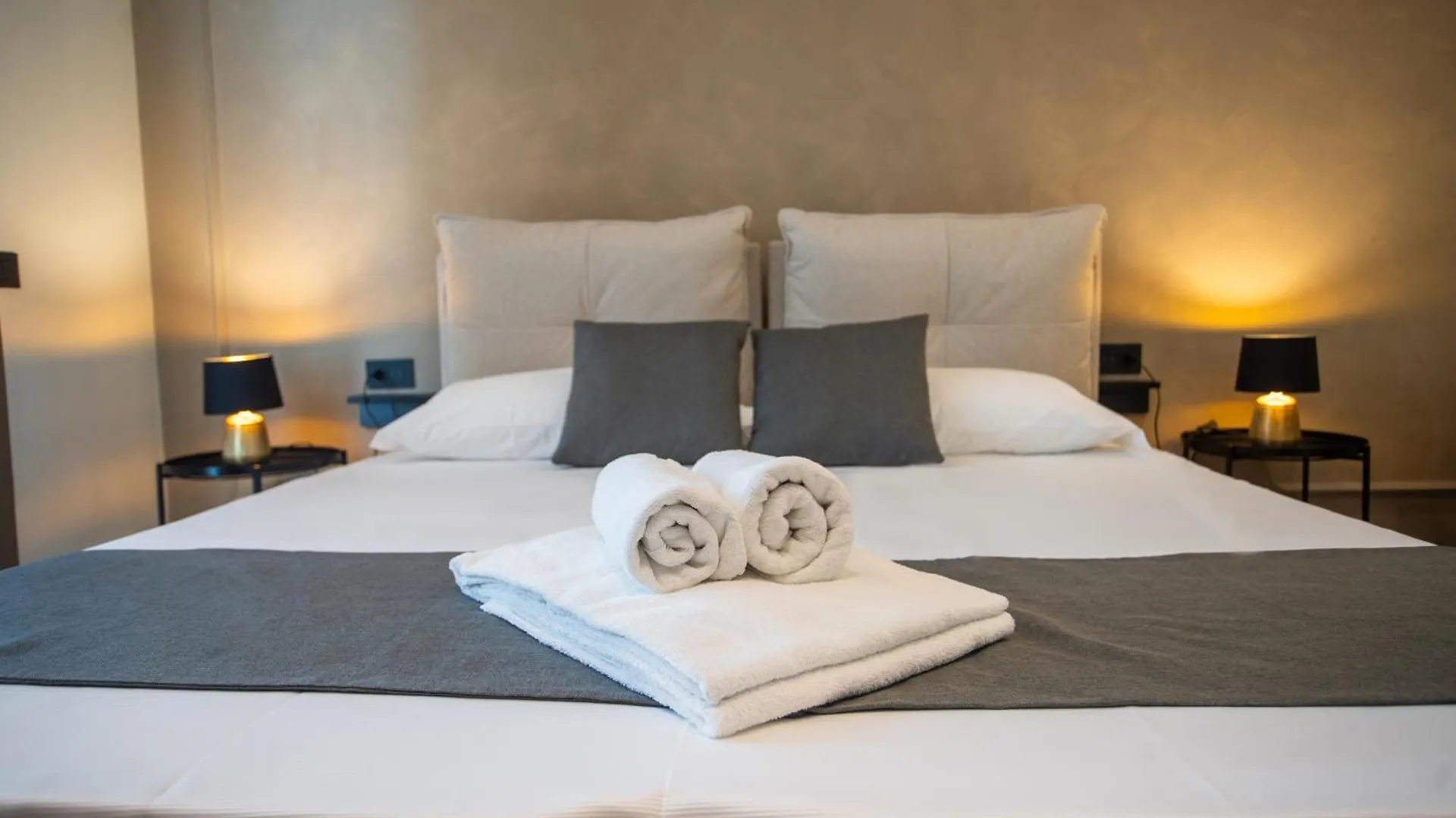Boemi Smart Suites Неаполь Гостевой дом